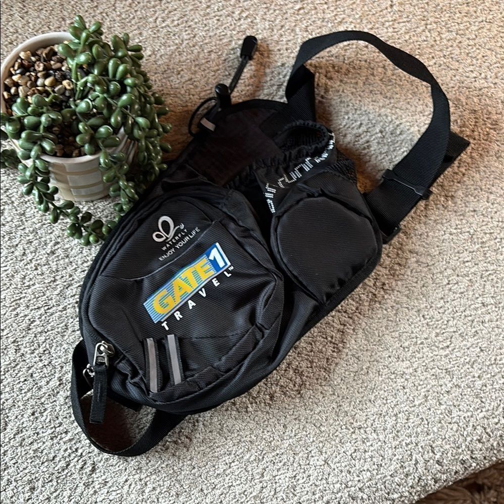 Waterfly Like new!!! Black Running Bag